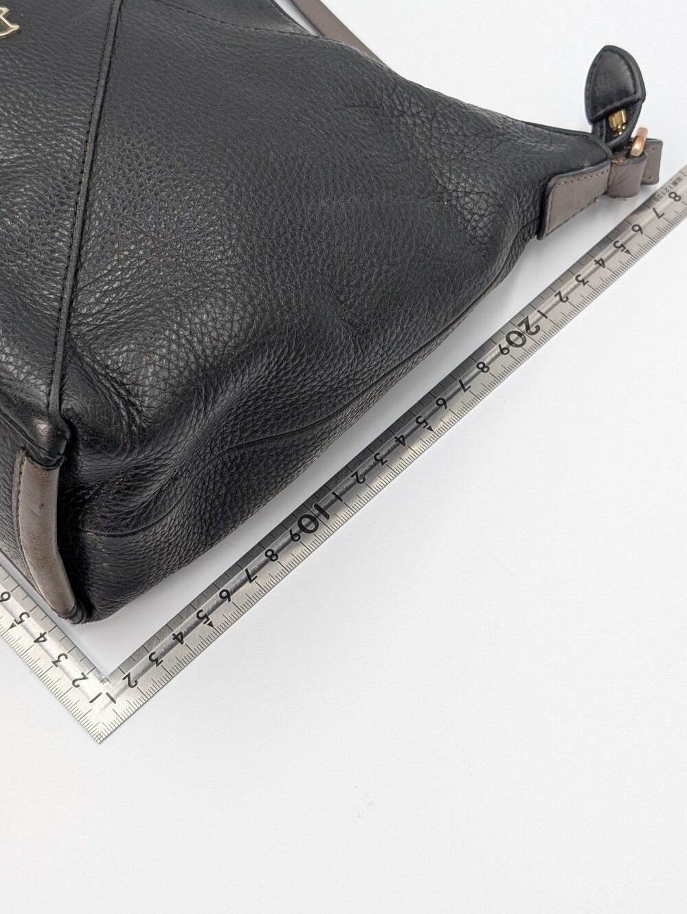 Radley Alpha Road Medium Shoulder Bag In Pebbled Black And Grey Leather - Picture 9 of 13